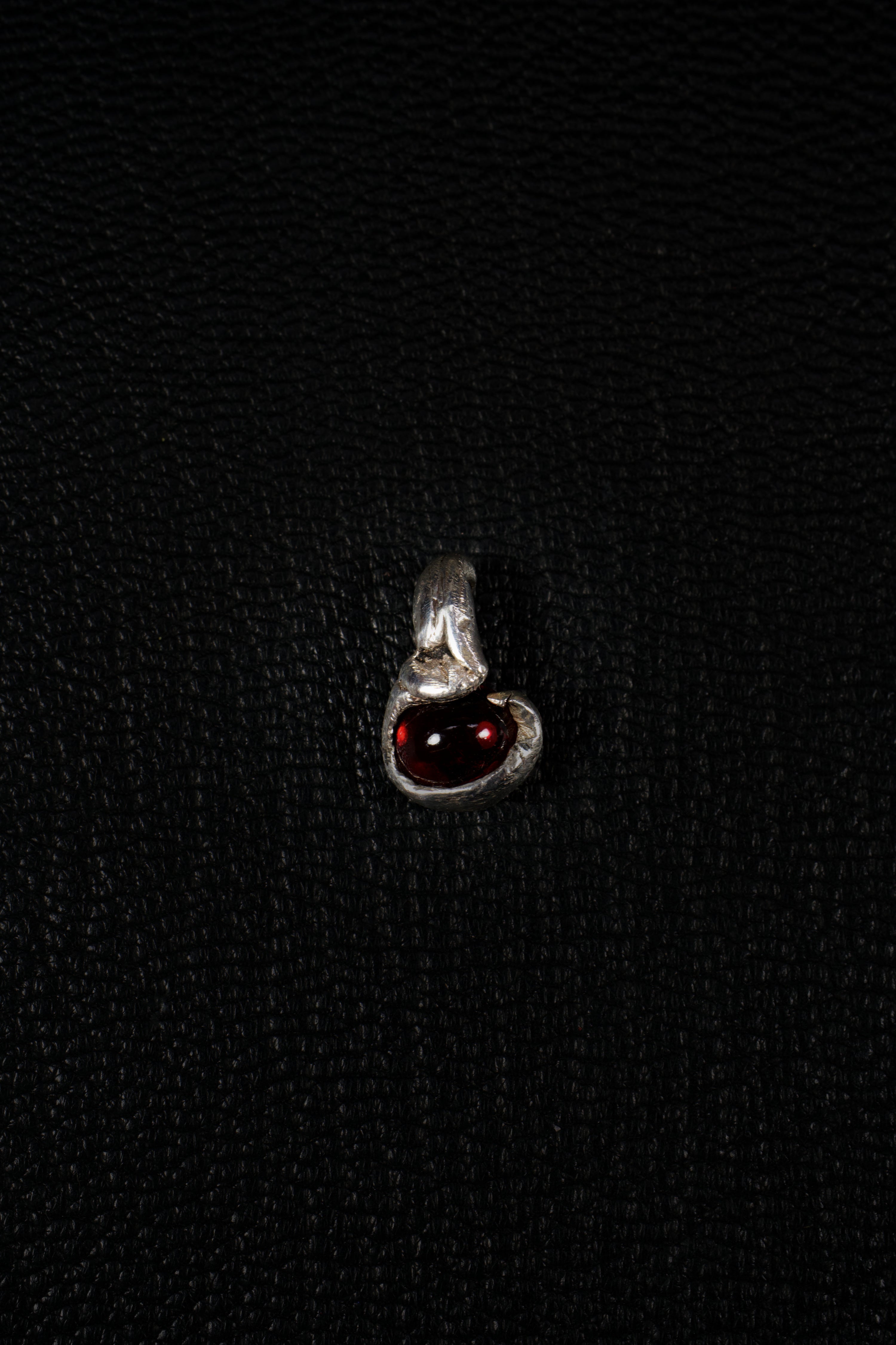 Little Flame (Garnet, Sterling Silver Pendant)