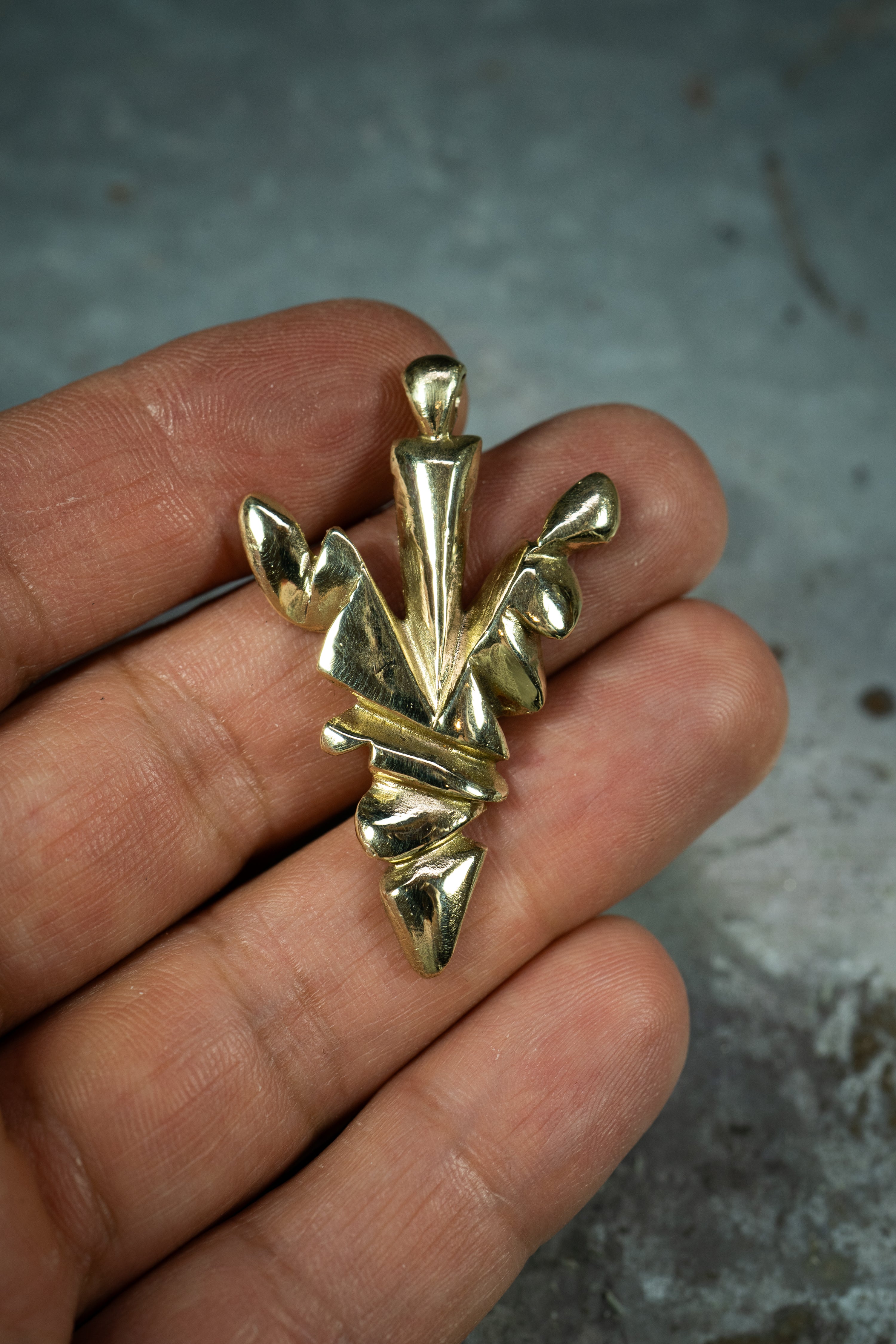 Arrowhead Pendant (Sterling Silver or Gold)