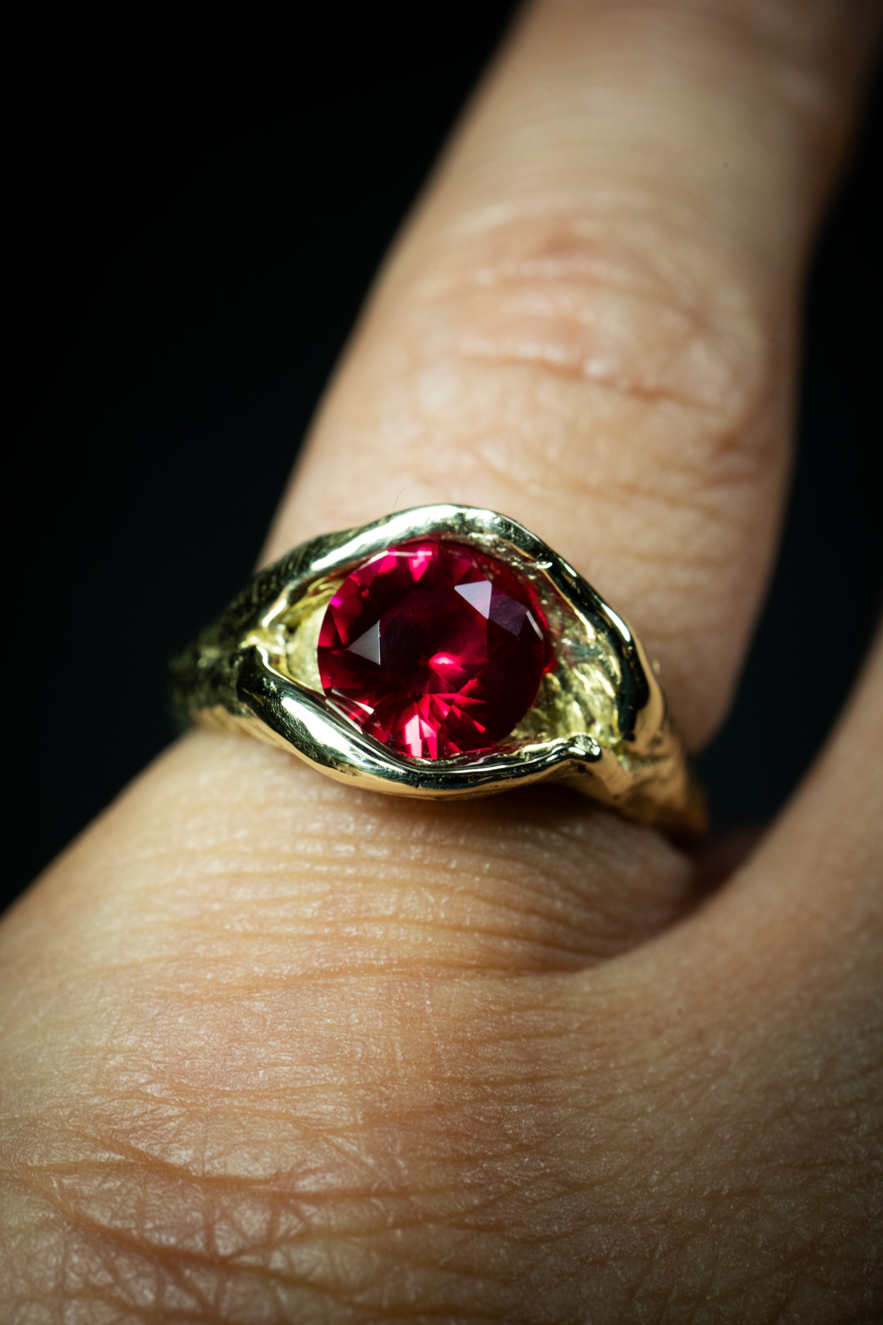 Bloom Ring (Ruby, Gold)