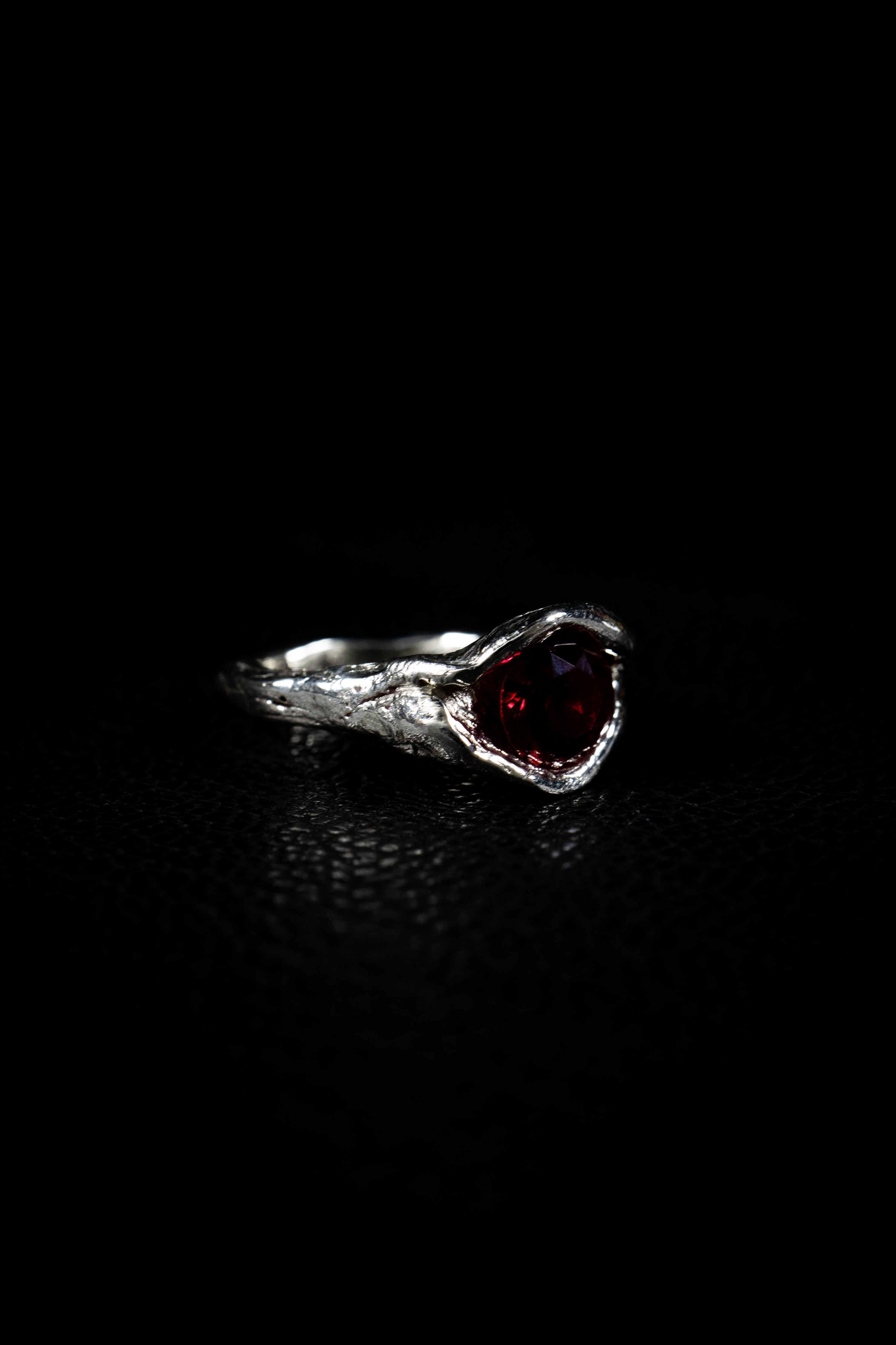 Bloom Ring (Ruby, Gold)