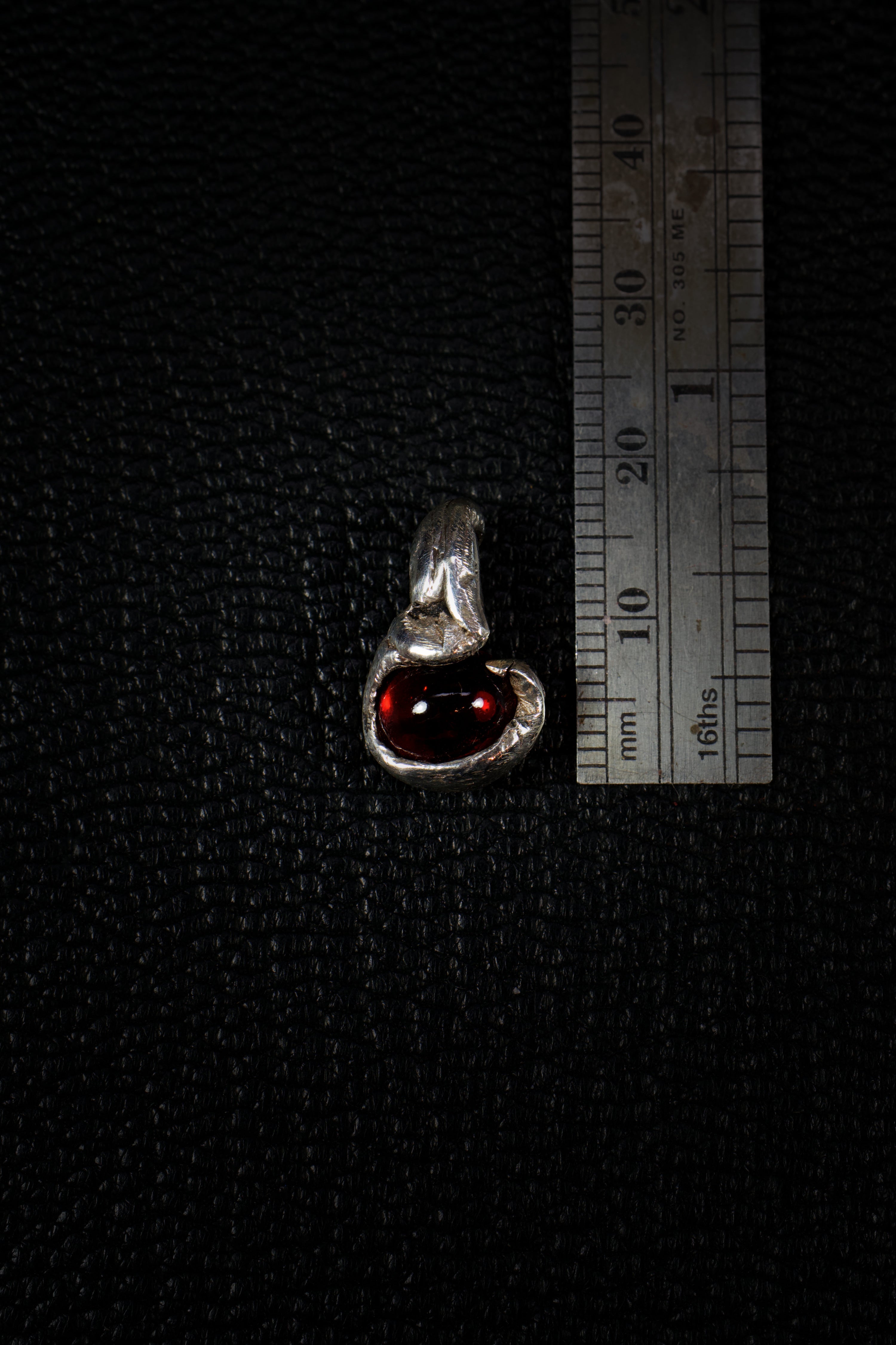 Little Flame (Garnet, Sterling Silver Pendant)